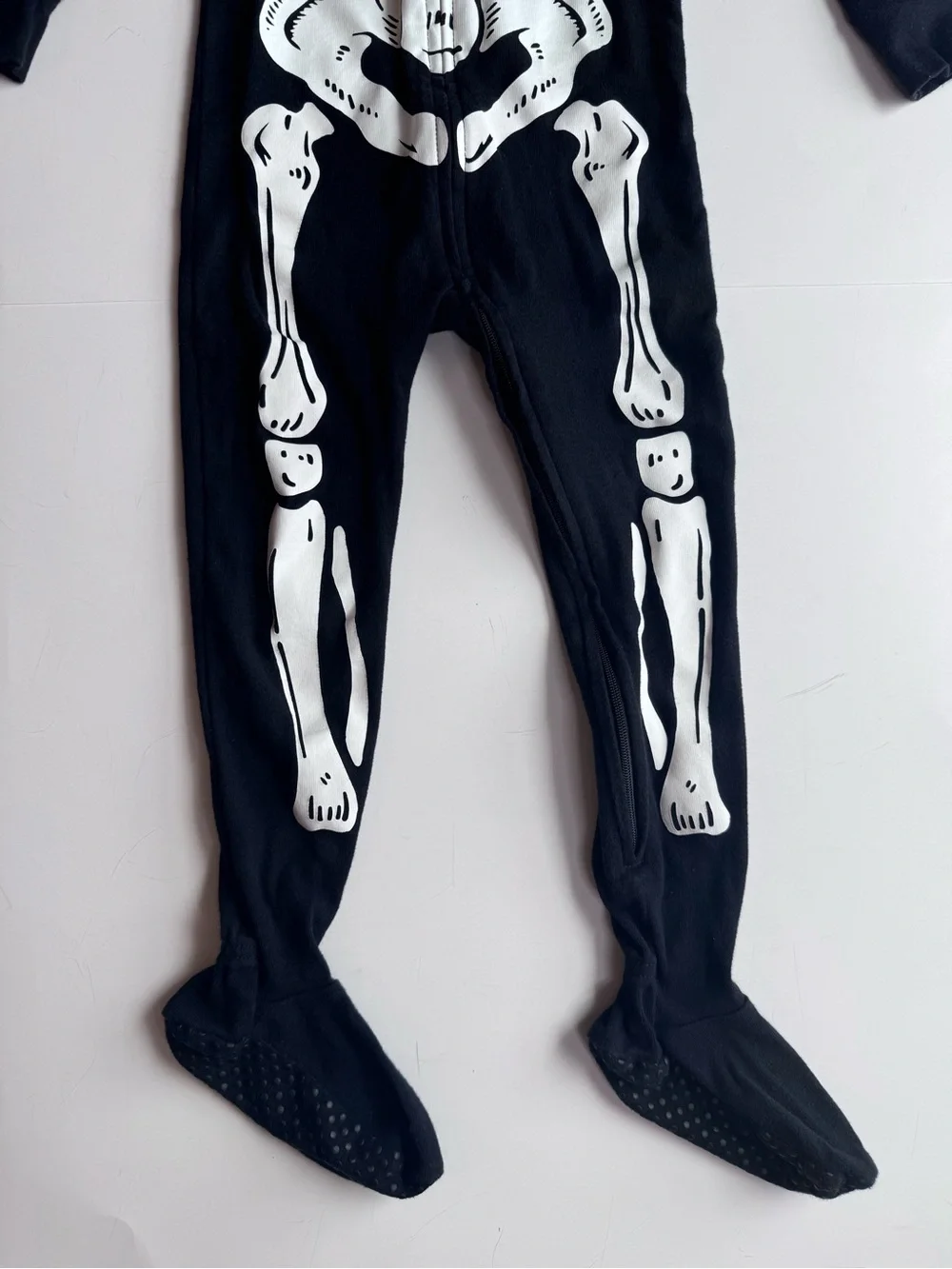 Old Navy Black Halloween Skeleton Footed One-Piece Pajamas Size 3T